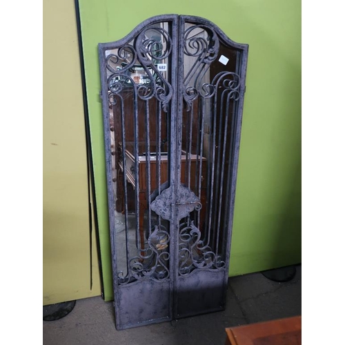 682 - GATED MIRROR