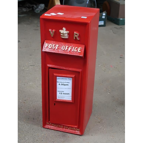 712 - MODERN CAST IRON POSTBOX