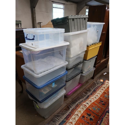 833 - LARGE QTY OF PLASTIC CRATES