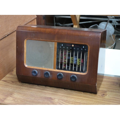 919 - VINTAGE RADIO