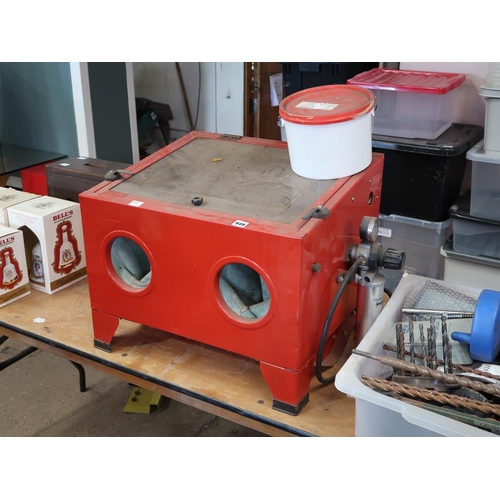 949 - BLASTING CABINET