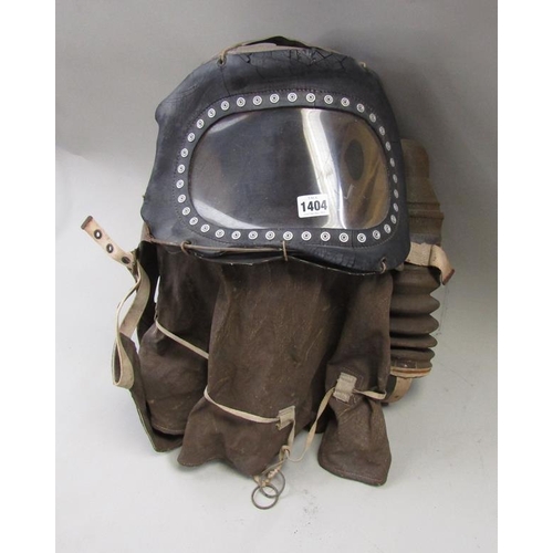 1404 - WW2 GAS MASK