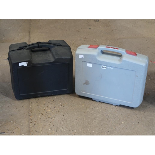 948 - CIRCULAR SAW AND A 30 VOLT HAMMER DRILL