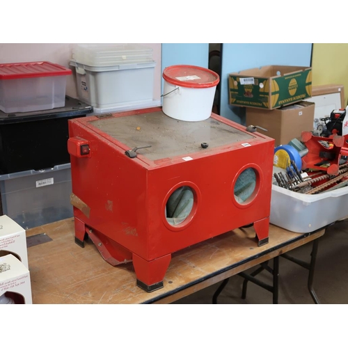 949 - BLASTING CABINET