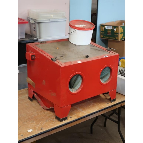 949 - BLASTING CABINET