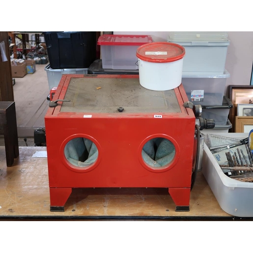 949 - BLASTING CABINET