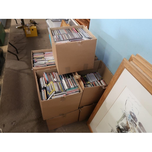 957 - LARGE QTY OF CDs