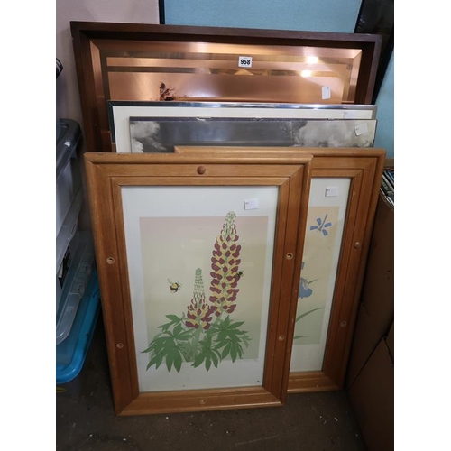 958 - QTY OF PICTURES