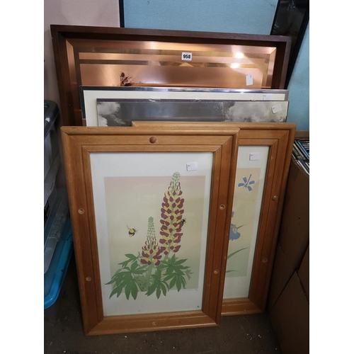 958 - QTY OF PICTURES