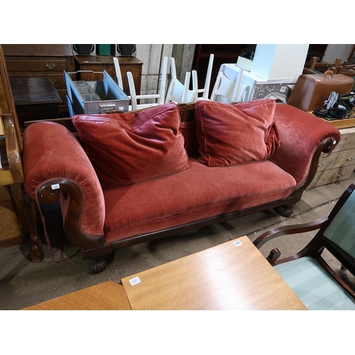 572 - VICTORIAN MAHOGANY FRAMED SETTEE