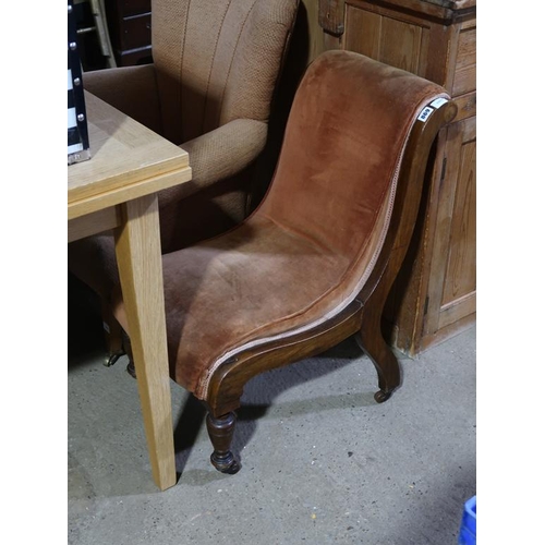 869 - MAHOGANY FRAMED SLIPPER CHAIR
