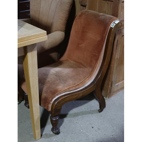 869 - MAHOGANY FRAMED SLIPPER CHAIR