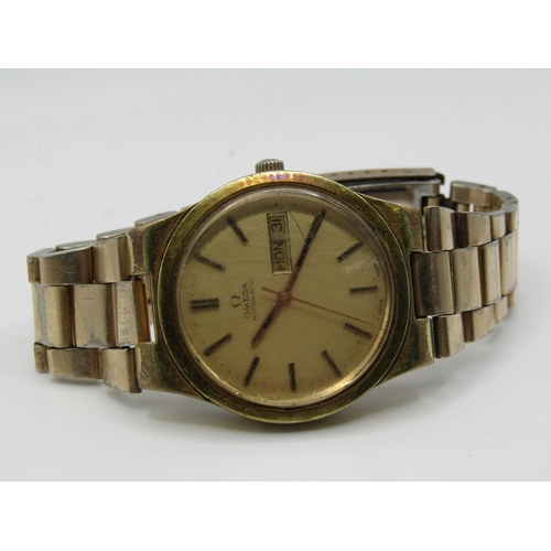 1608 - VINTAGE GOLD TONED OMEGA GENEVE AUTOMATIC DAY DATE WATCH