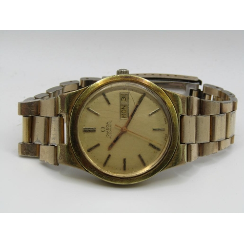 1608 - VINTAGE GOLD TONED OMEGA GENEVE AUTOMATIC DAY DATE WATCH