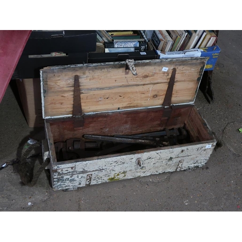 712 - BOX TO INCL LARGE WRENCHES ETC