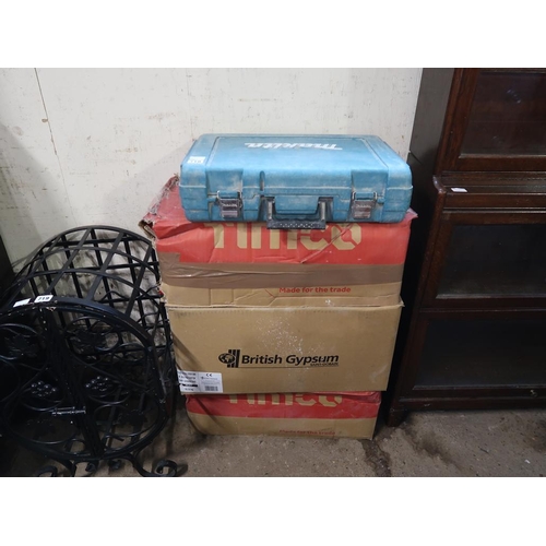 718 - MAKITA AUTOFEED SCREWDRIVER; LARGE QTY OF DRY WALL SCREWS