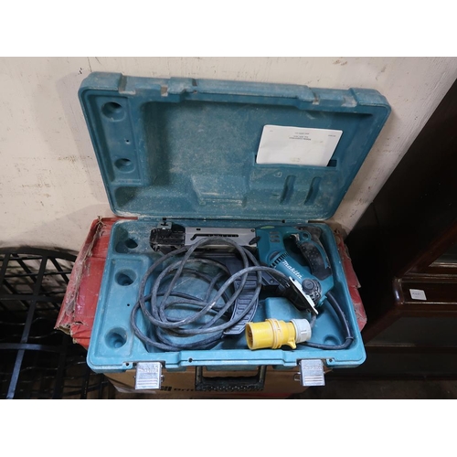 718 - MAKITA AUTOFEED SCREWDRIVER; LARGE QTY OF DRY WALL SCREWS