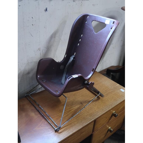 724 - PLASTIC HIGH CHAIR