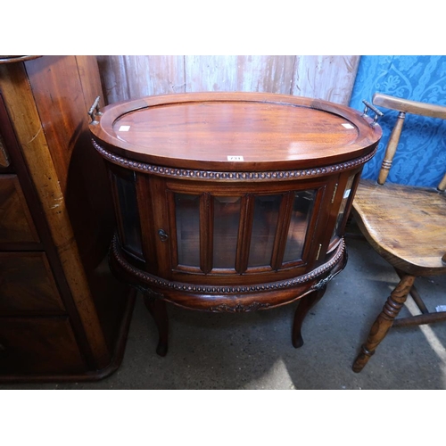 731 - TRAY TOP DISPLAY CABINET