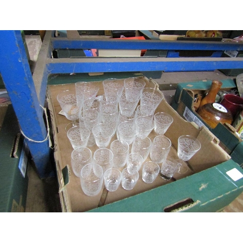 232 - BOX OF MIXED GLASSES