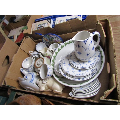 267 - BOX OF B&W CHINA, JUGS ETC