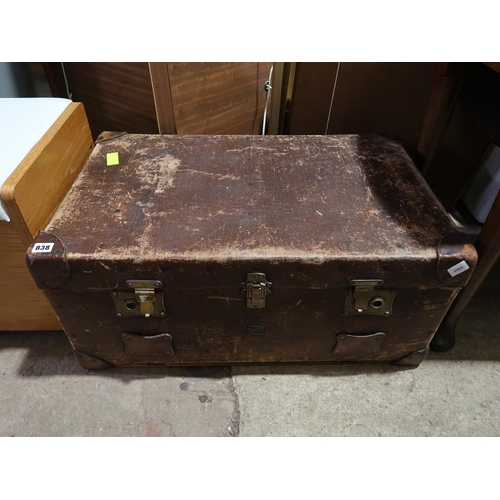 838 - VINTAGE TRAVEL TRUNK