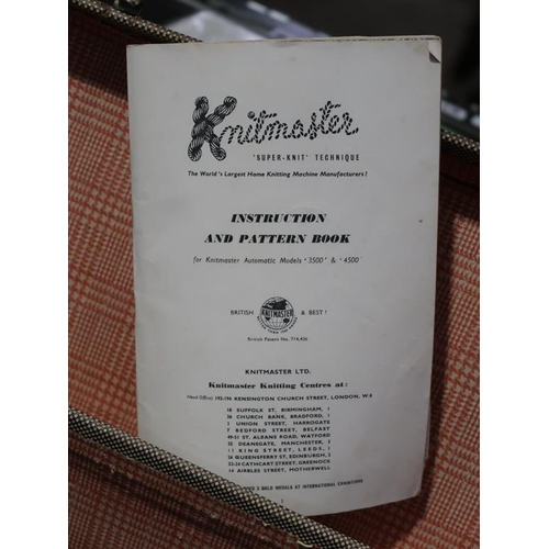 867 - KNITMASTER MACHINE