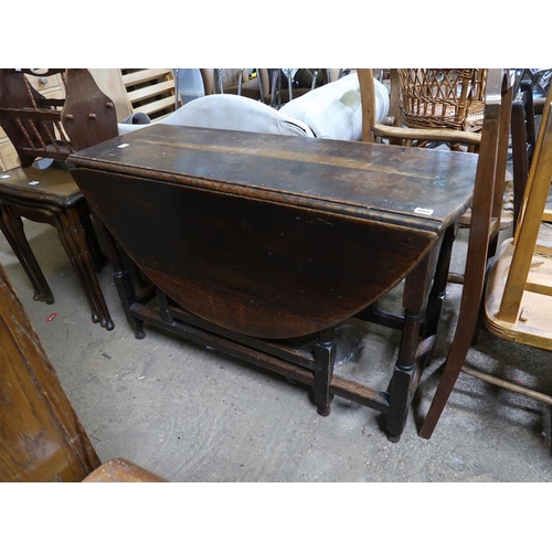 885 - OAK GATELEG TABLE