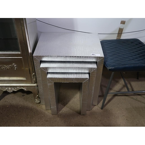 900 - CONTEMPORARY NEST OF SILVERED TABLES