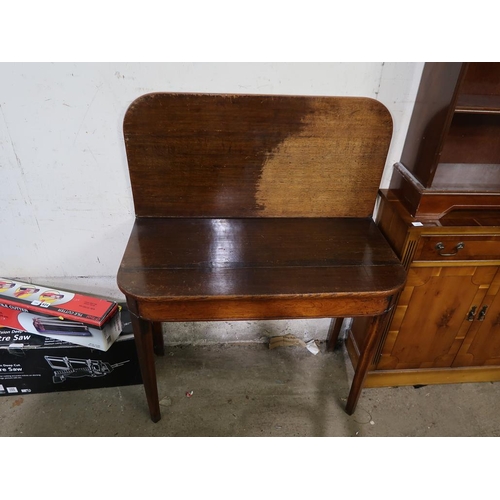 625 - OAK FOLD OVER CARD TABLE