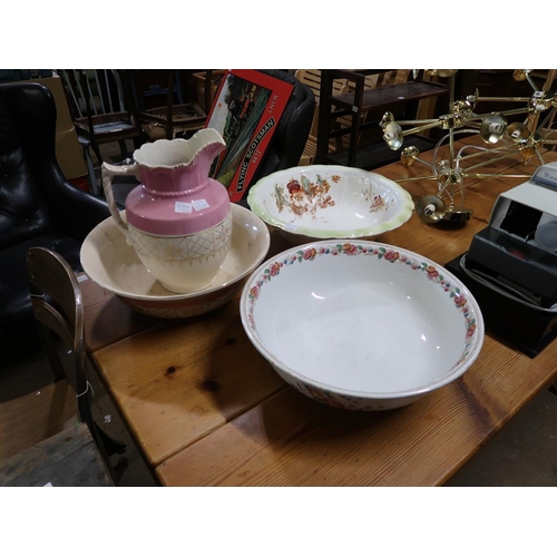 672A - THREE WASH BASINS AND ONE JUG