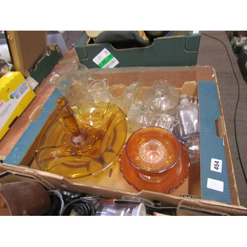 BOX OF MIXED GLASS