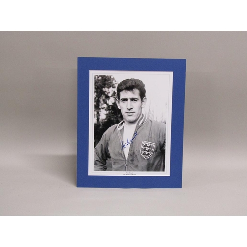 1256 - HAND SIGNED PETER BONETTI PHOTOGRAPHIC PRINT, WORLD CUP ENGLAND 1966 & CHELSEA
