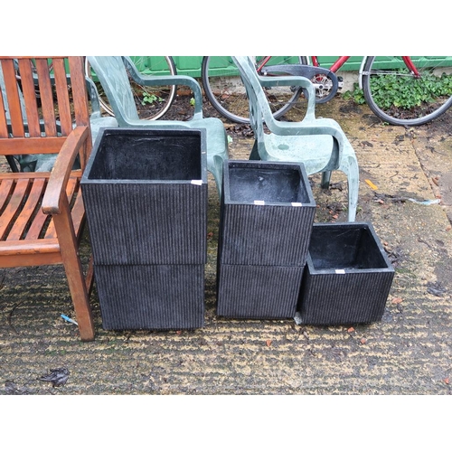 939 - QTY OF PLANTERS