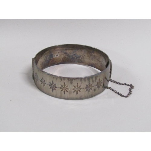 1501 - SILVER SNAP BANGLE