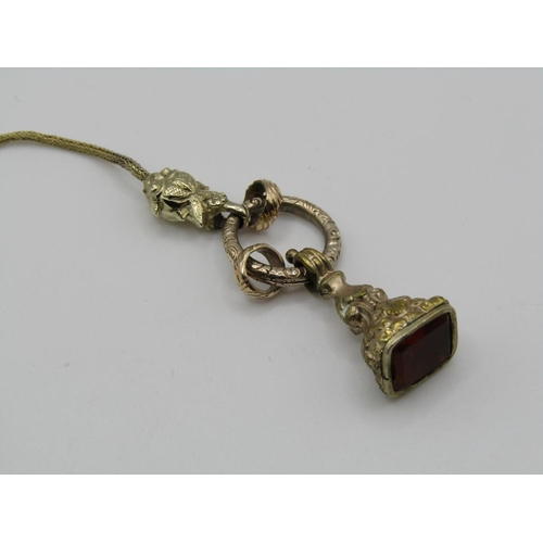 1545 - GOLD SEAL FOB WITH ATTACHED GOLD SPLIT RING ON A GOLD WOVEN ROPE NECKLACE