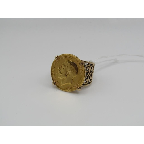 1558 - HALF SOVEREIGN RING, SIZE J 1/2