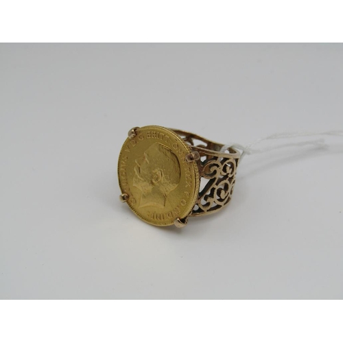 1558 - HALF SOVEREIGN RING, SIZE J 1/2