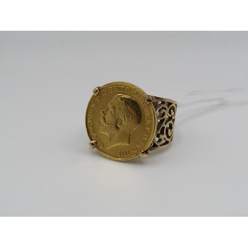 1558 - HALF SOVEREIGN RING, SIZE J 1/2