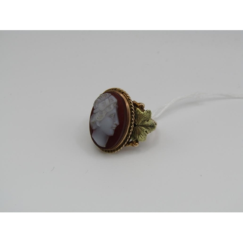 1560 - GOLD CAMEO RING, SIZE I 1/2