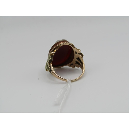 1560 - GOLD CAMEO RING, SIZE I 1/2