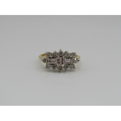 1568 - 18CT GOLD DIAMOND CLUSTER RING