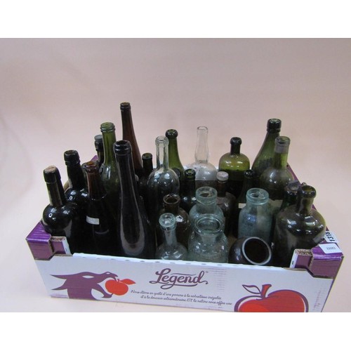 1318 - BOX OF GREEN AND CLEAR GLASS BOTTLES