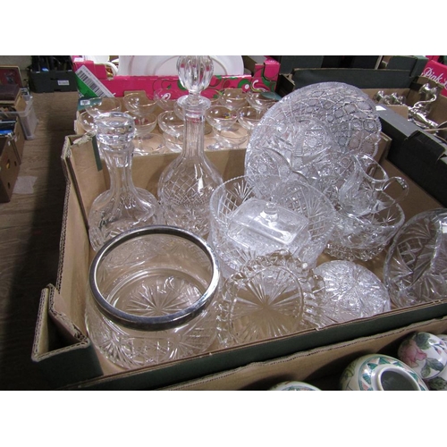 302 - BOX OF MIXED CRYSTAL GLASS