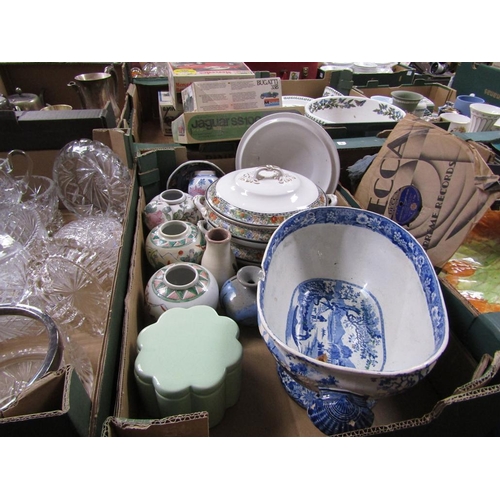 303 - BOX OF CERAMICS TO INCL B&W TUREEN, ORIENTAL ETC