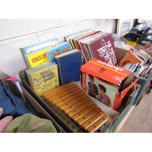 326 - BOX OF CHILDRENS BOOKS AND GAMES