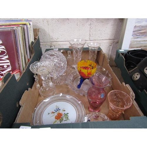 329 - BOX OF MIXED GLASSWARE