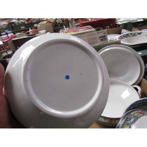 303 - BOX OF CERAMICS TO INCL B&W TUREEN, ORIENTAL ETC