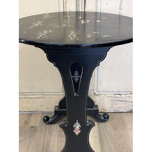 1077 - Antique Victorian papier Mache black lacquer side table with mother of pearl Chinoiserie inlay, appr... 