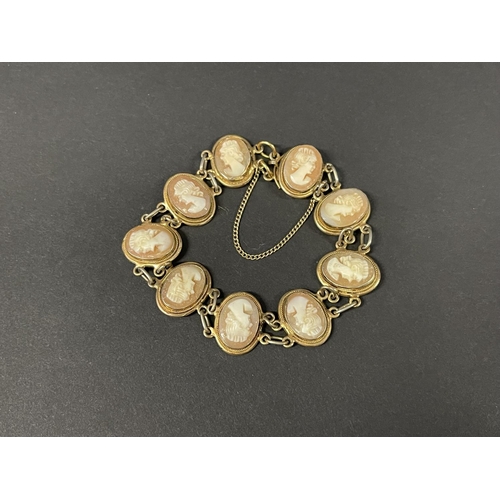 1174 - Cameo bracelet, gilt metal